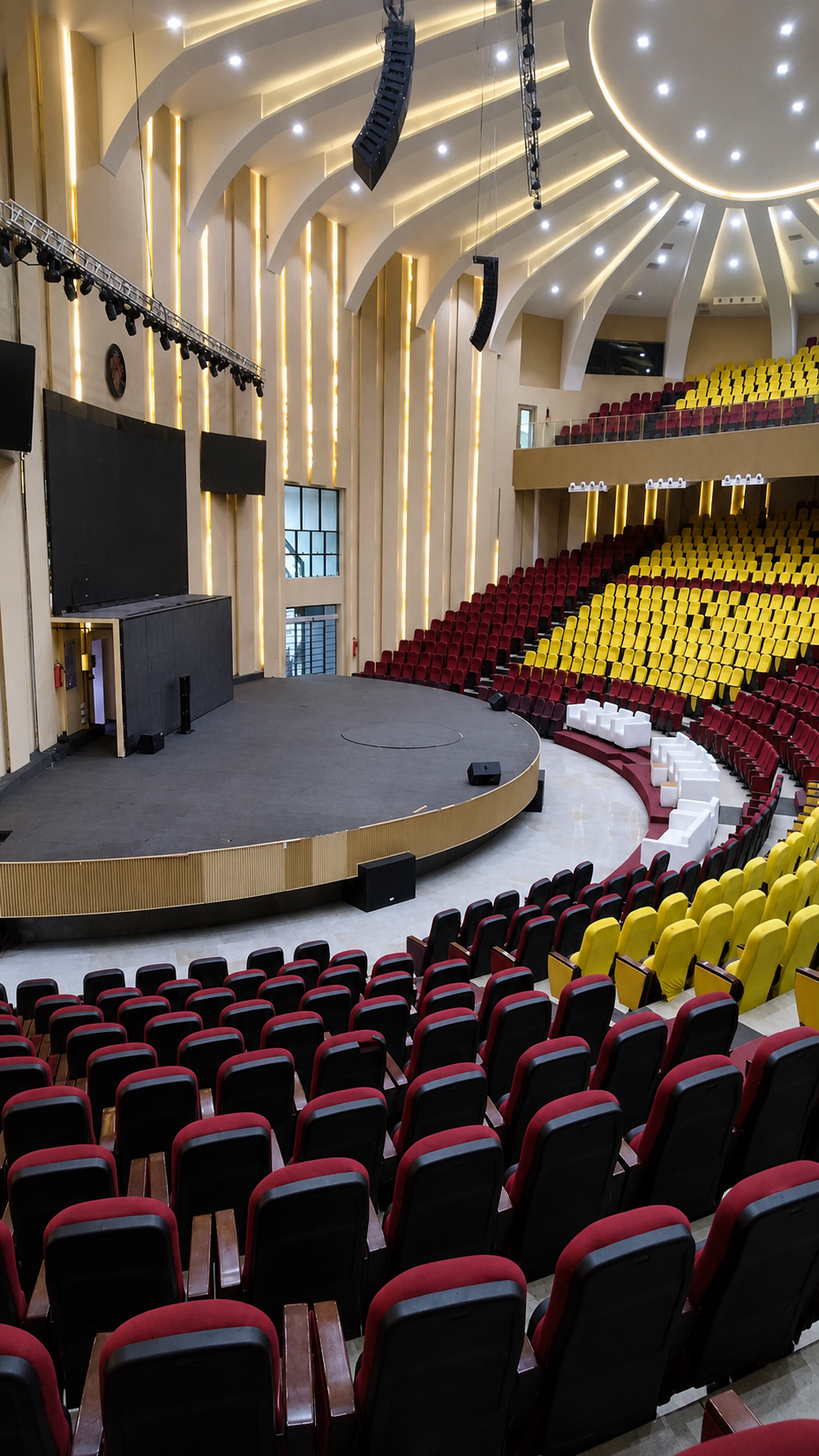 Main auditorium hall: 3,500 seater